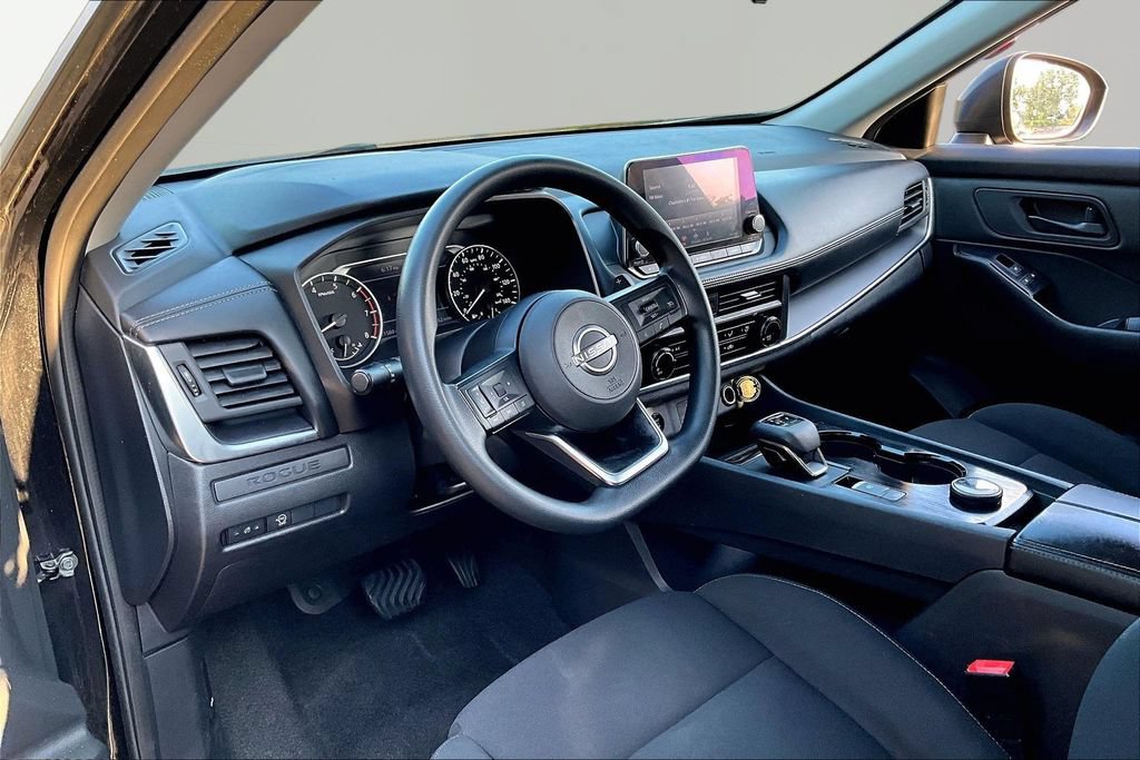 Used 2024 Nissan Rogue S AWD/4WD image 14