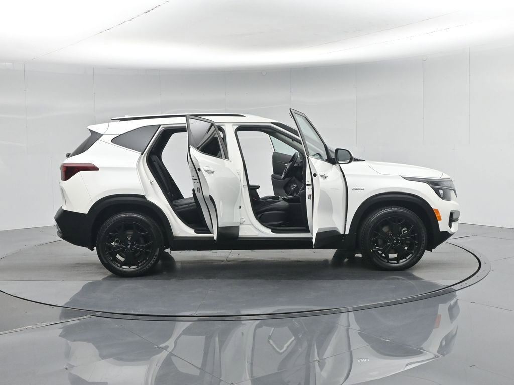 Used 2021 Kia Seltos EX image 38