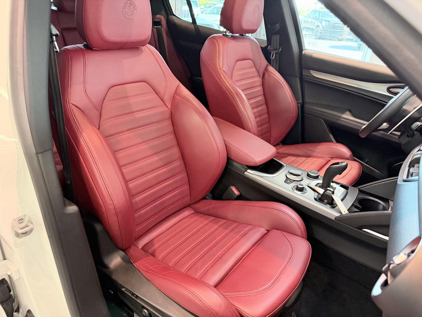 Used 2023 Alfa Romeo Stelvio Veloce AWD/4WD image 31
