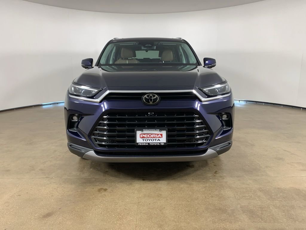 Used 2024 Toyota Grand Highlander AWD image 3