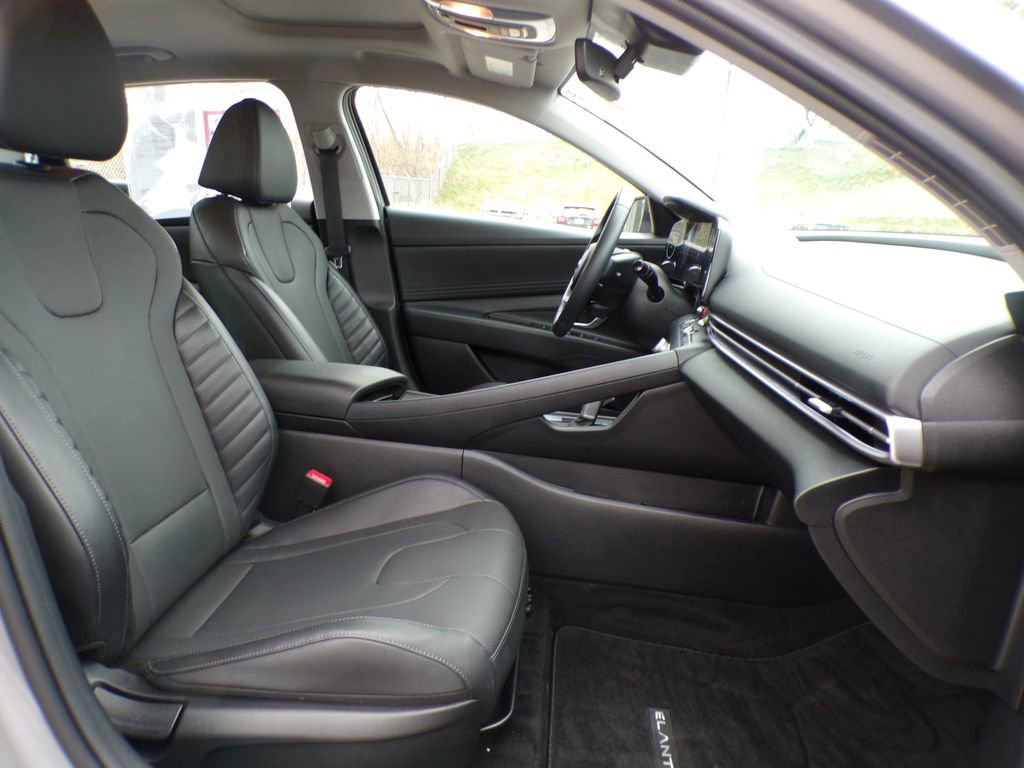 Certified 2023 Hyundai Elantra Limited w/ Cargo Package FWD image 17