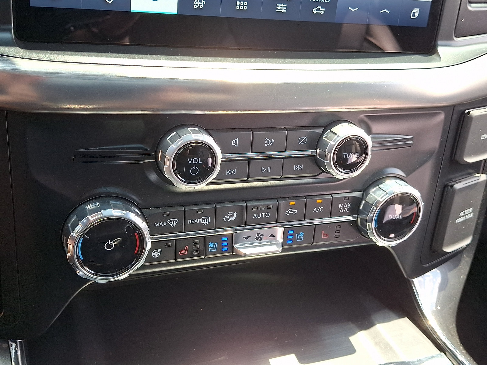 Certified 2023 Ford F150 Lariat w/ Equipment Group 502A High AWD/4WD image 23