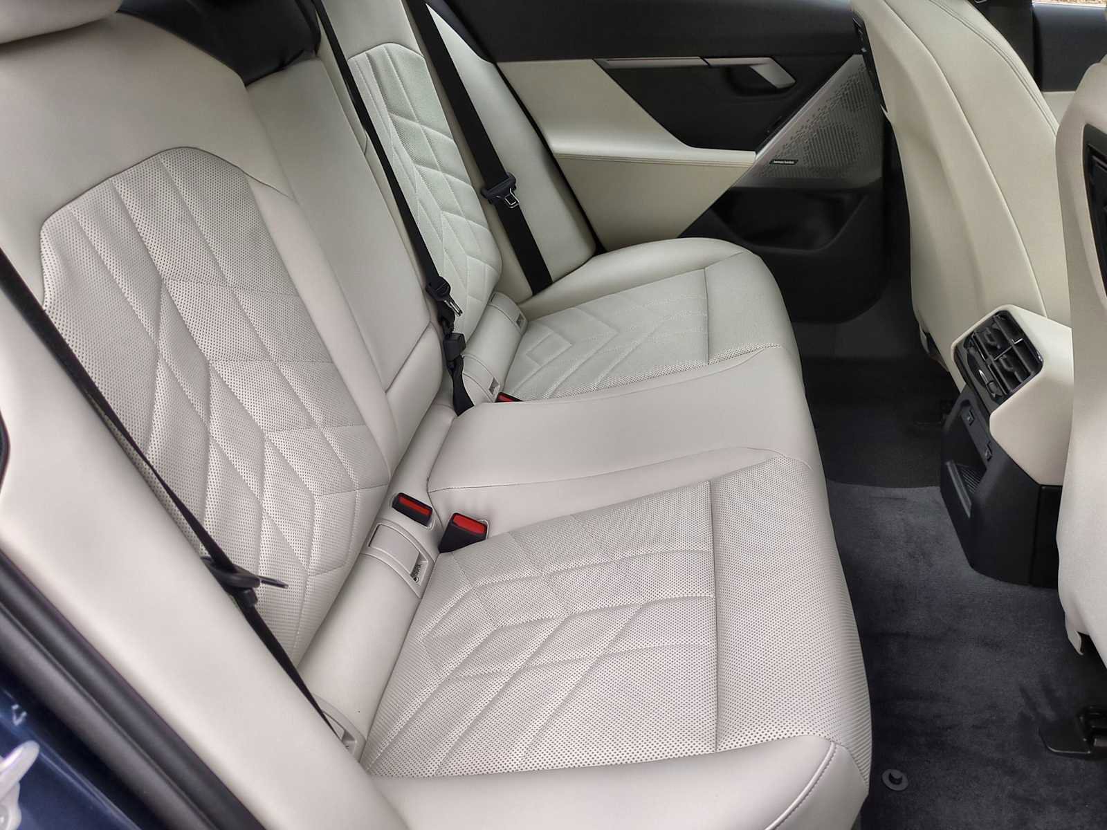 New 2026 BMW 540i xDrive image 21