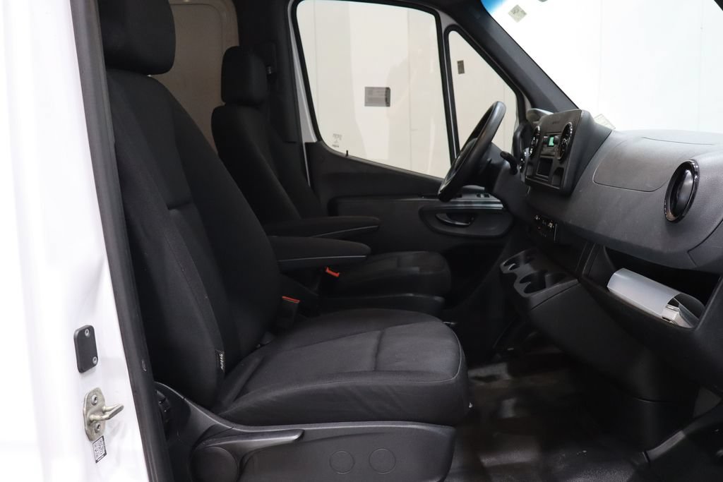 Used 2021 Mercedes-Benz Sprinter 2500 w/ Driver Convenience Package image 15