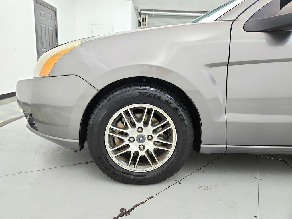 Used 2011 Ford Focus SE w/ 201A Rapid Spec Order Code FWD image 27