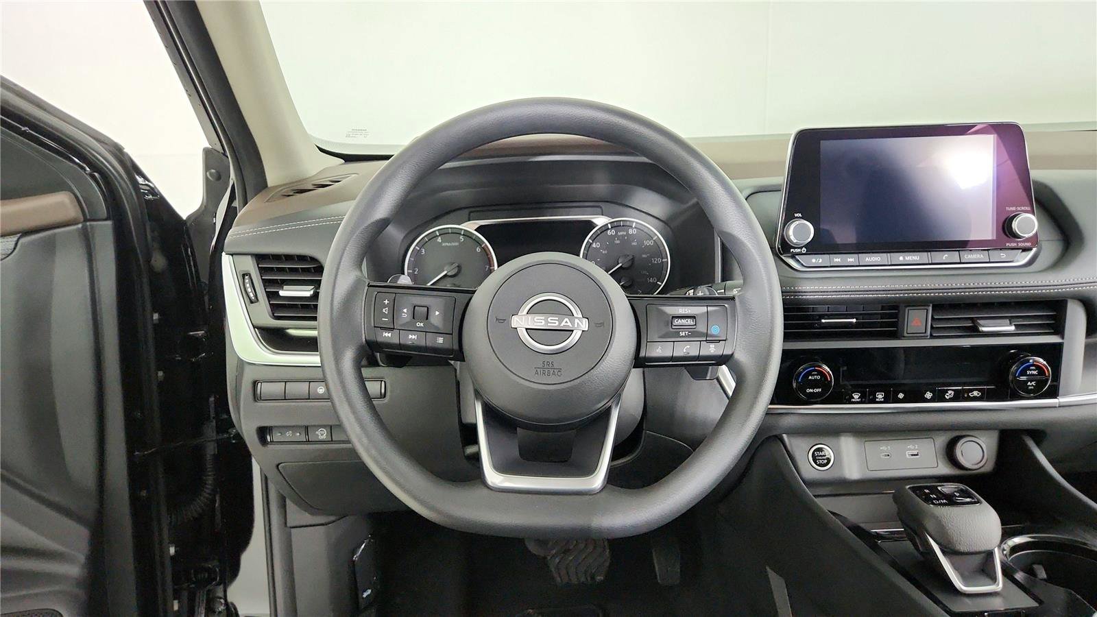 Used 2023 Nissan Rogue SV AWD/4WD image 13