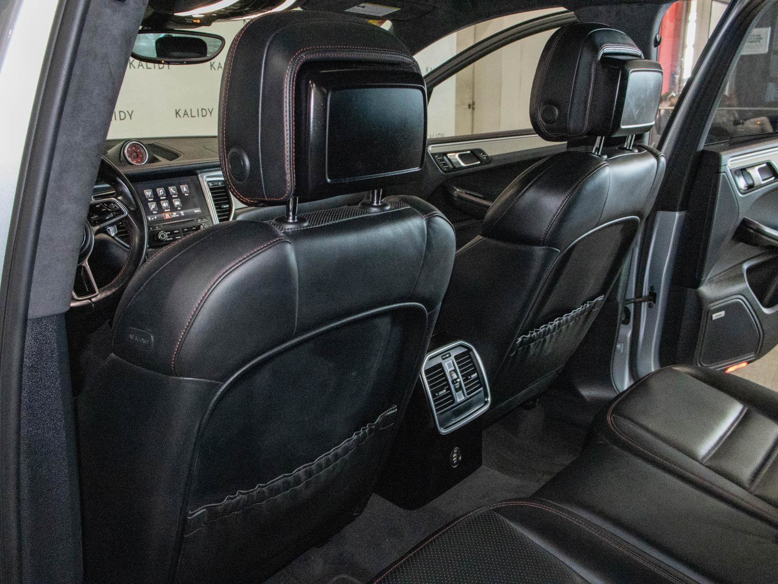 Used 2017 Porsche Macan Turbo image 10