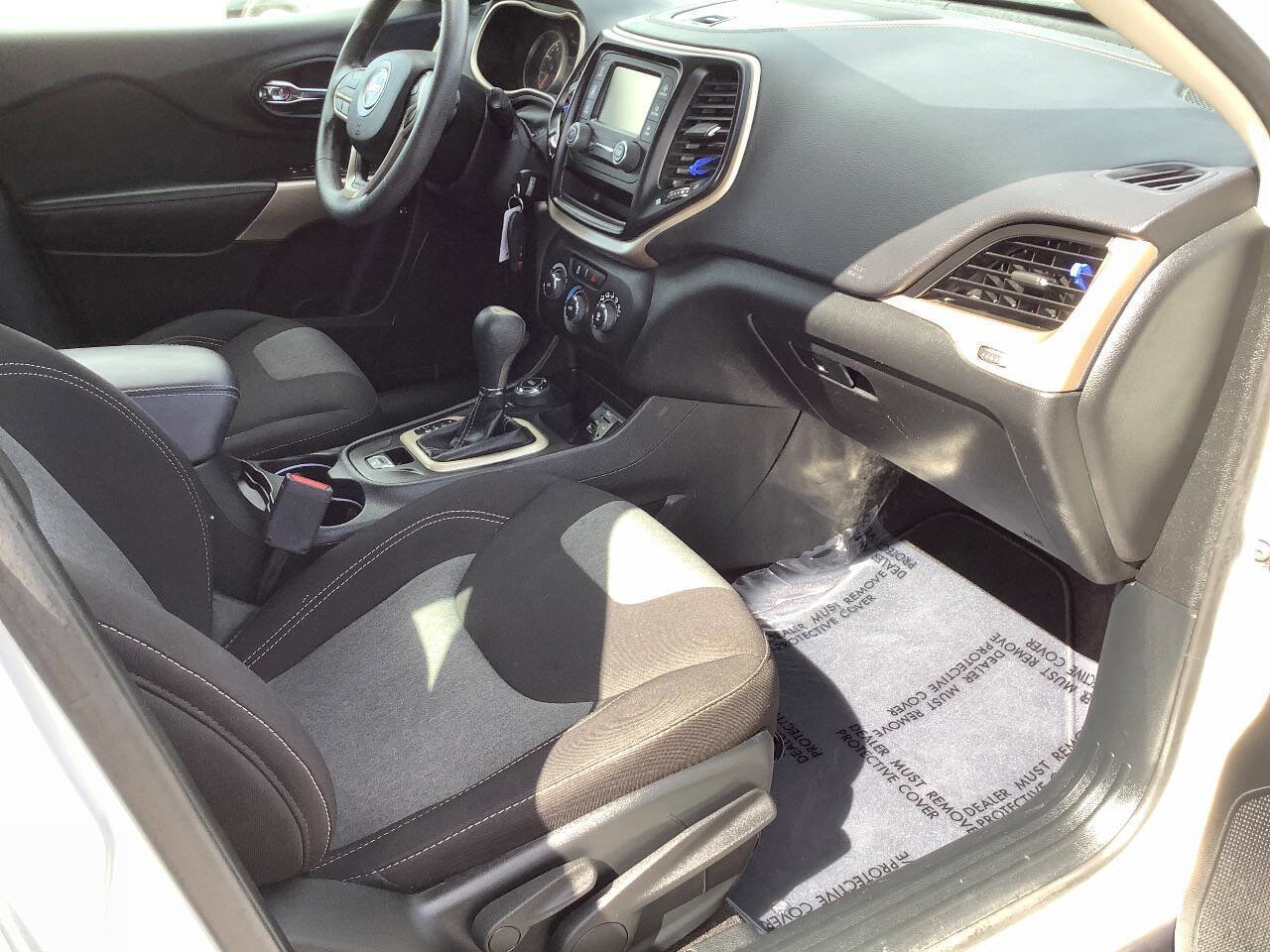 Used 2017 Jeep Cherokee Sport w/ Trailer Tow Group image 36