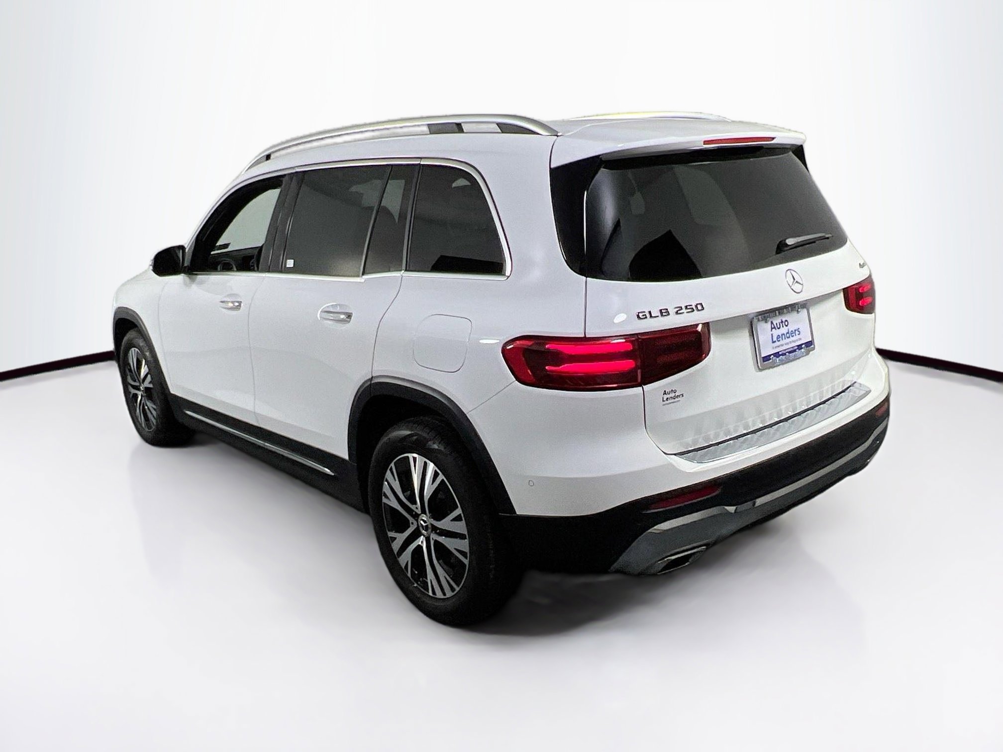 Used 2024 Mercedes-Benz GLB 250 4MATIC image 7