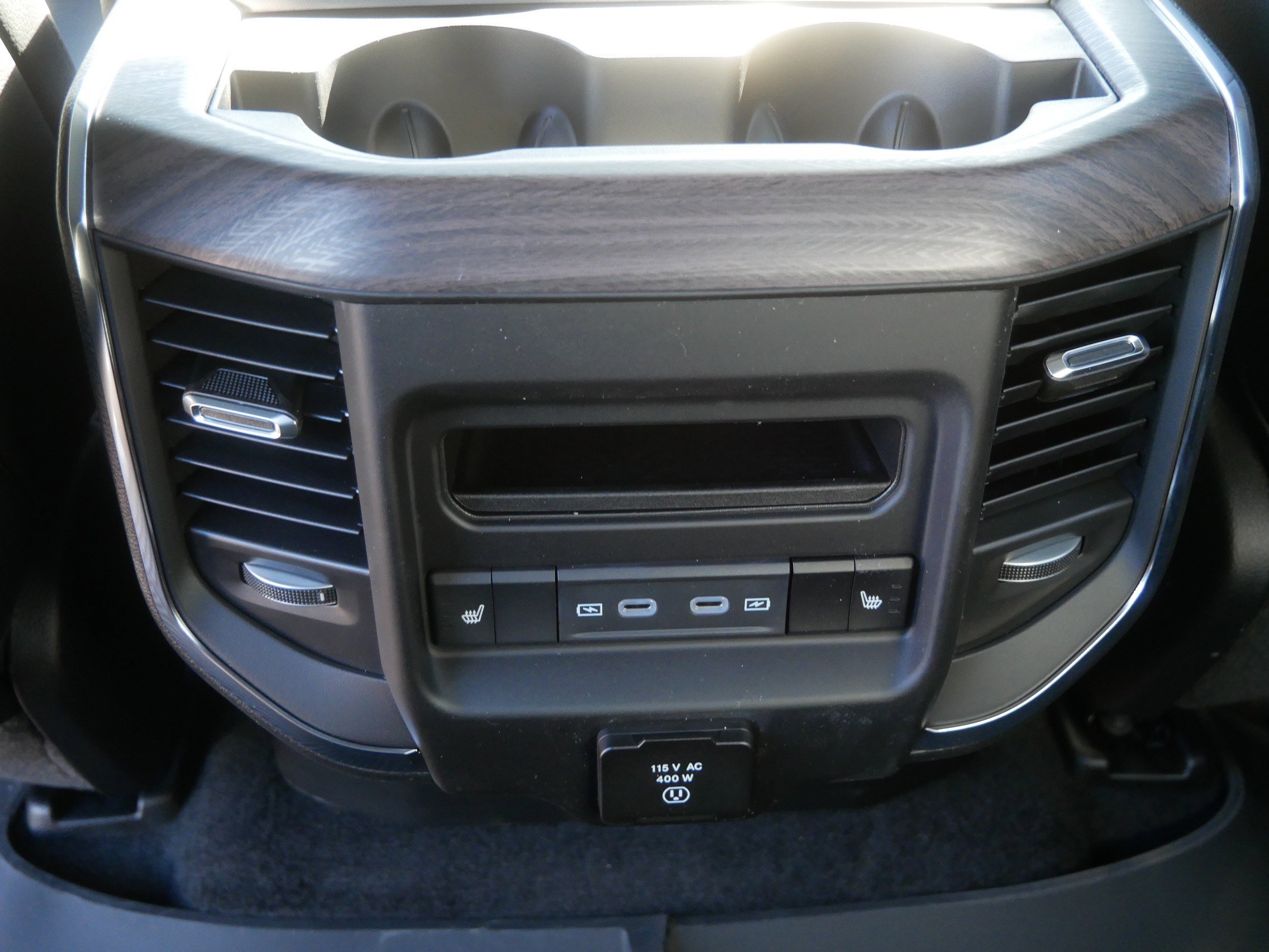 New 2026 RAM 1500 Laramie AWD/4WD image 6