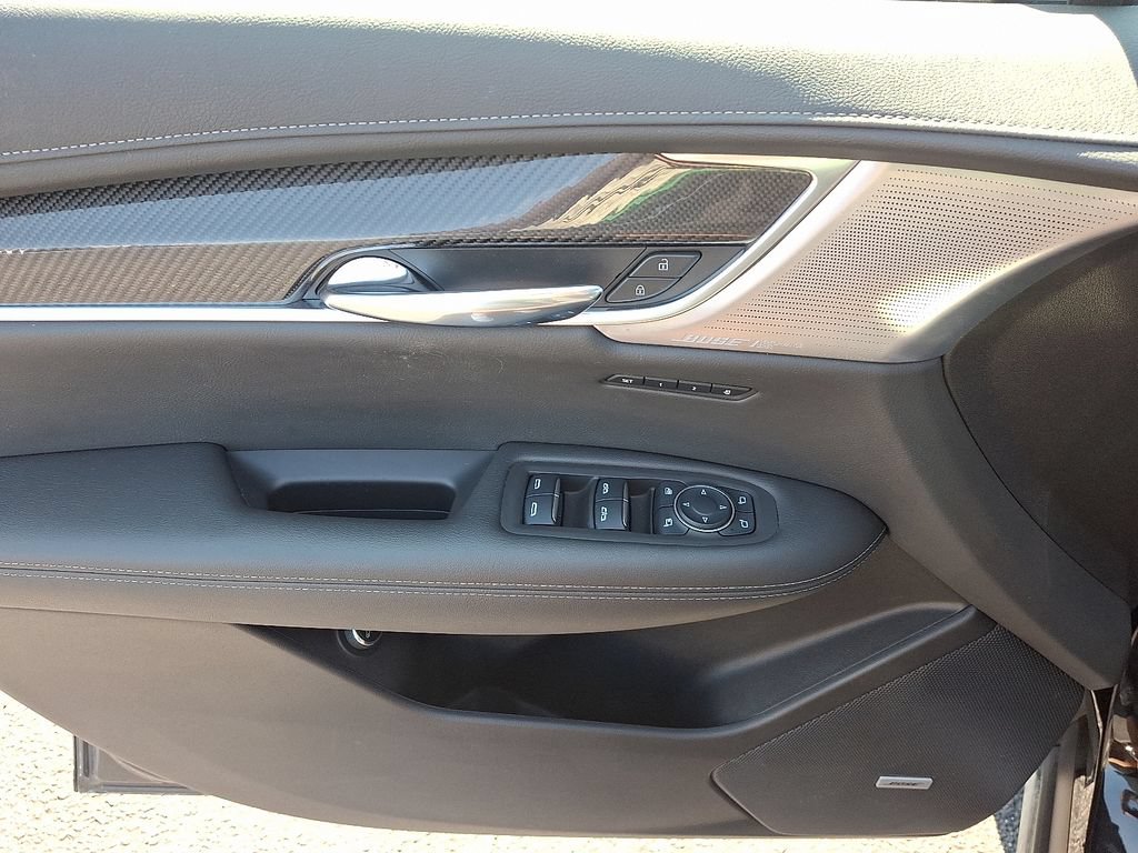 Certified 2024 Cadillac XT6 Sport w/ LPO, ONYX Package AWD/4WD image 15