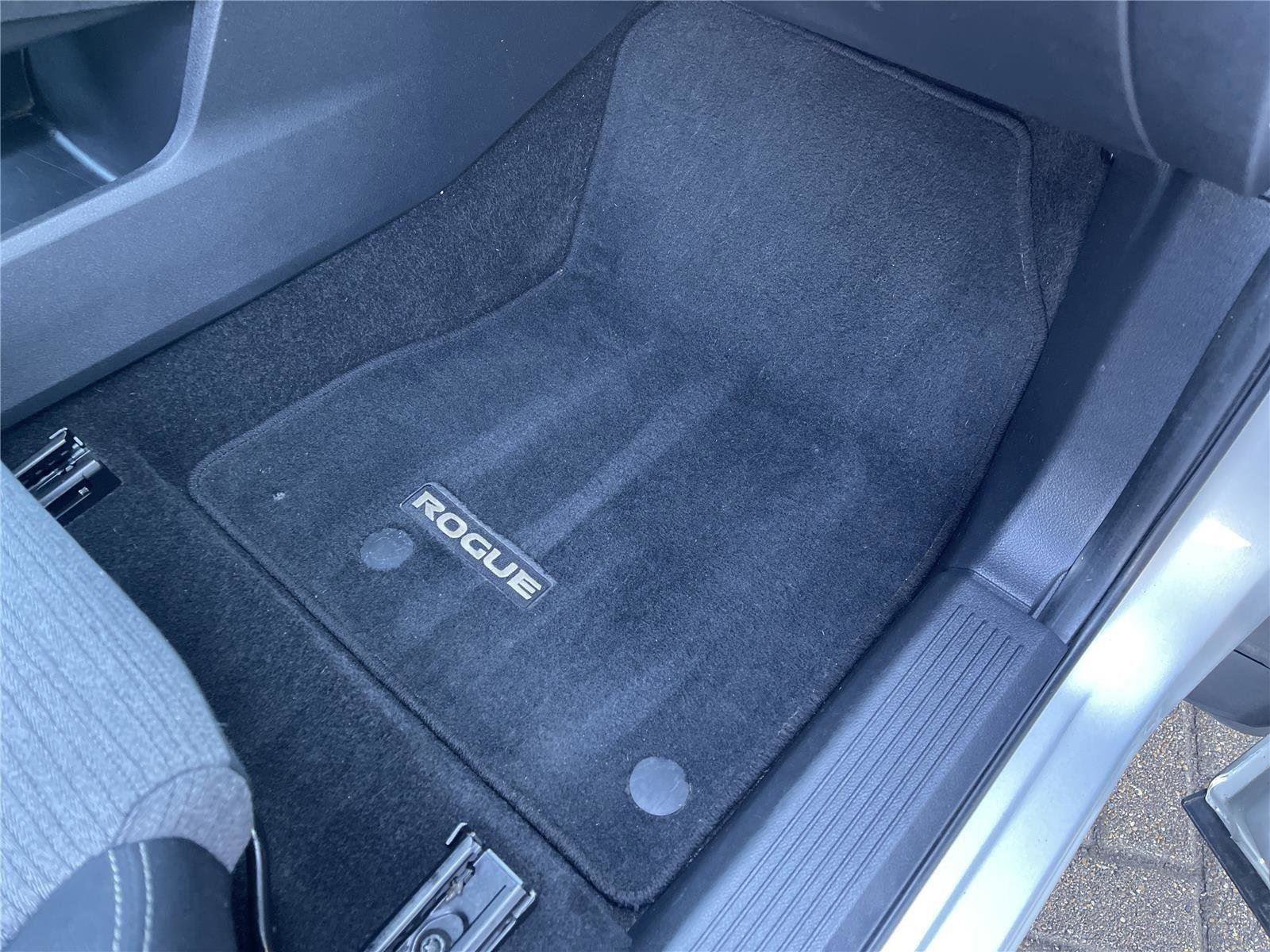 Used 2021 Nissan Rogue SV image 32