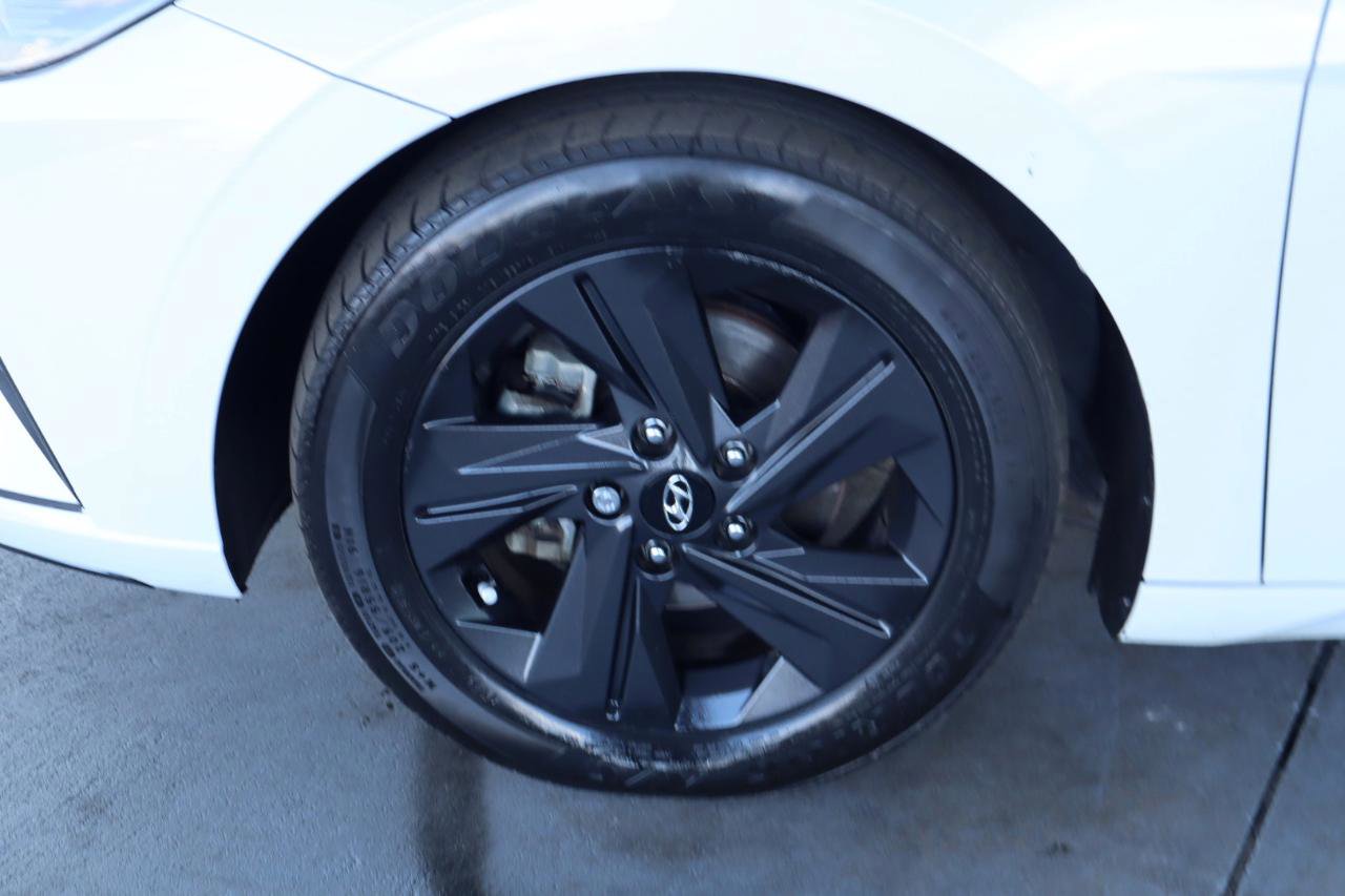 Used 2021 Hyundai Elantra SEL FWD image 12