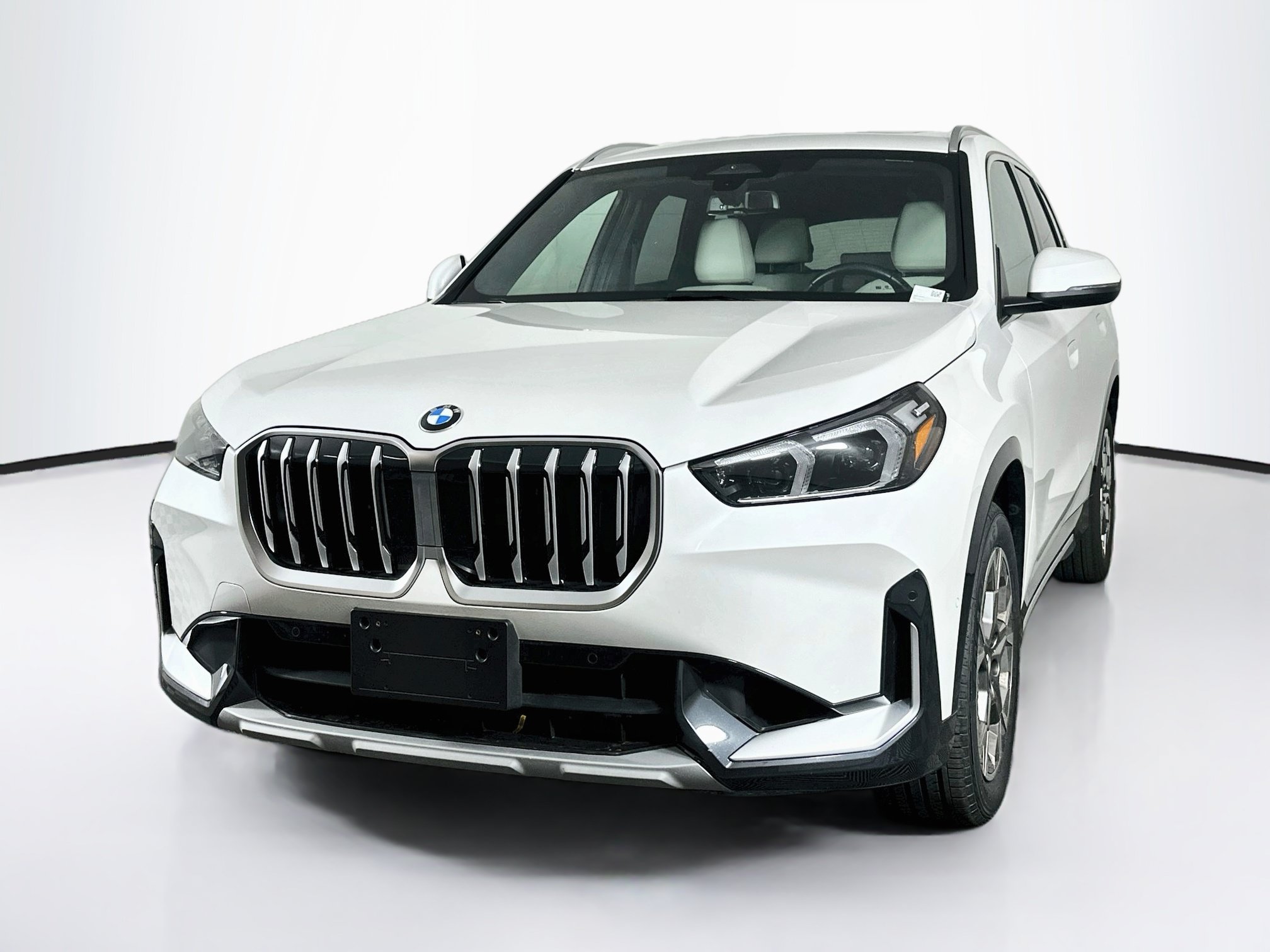 Used 2026 BMW X1 xDrive28i AWD/4WD image 3