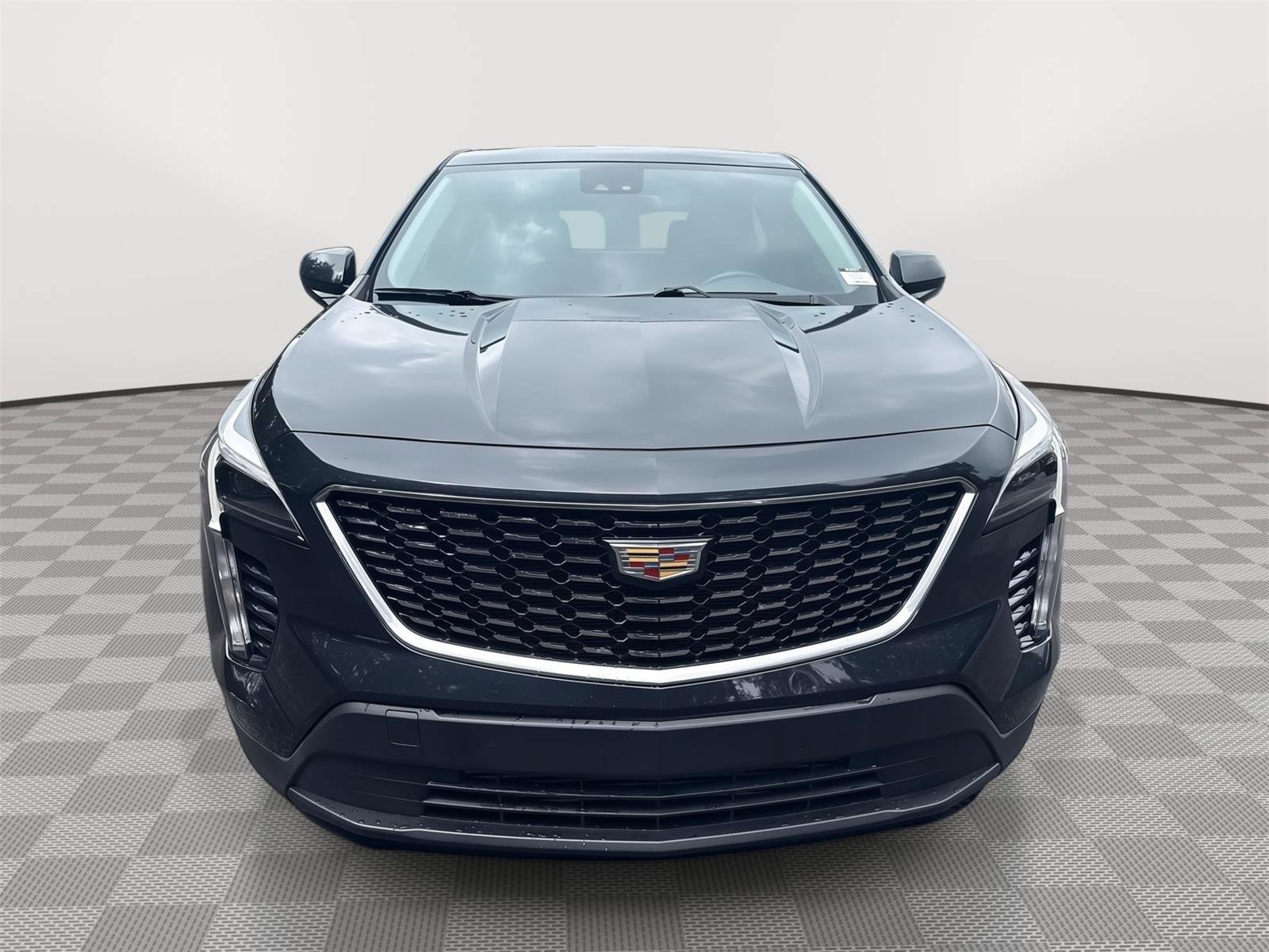 Used 2023 Cadillac XT4 Luxury FWD image 3