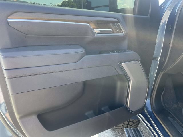 Used 2025 Chevrolet Silverado 3500 High Country w/ Technology Package AWD/4WD image 16