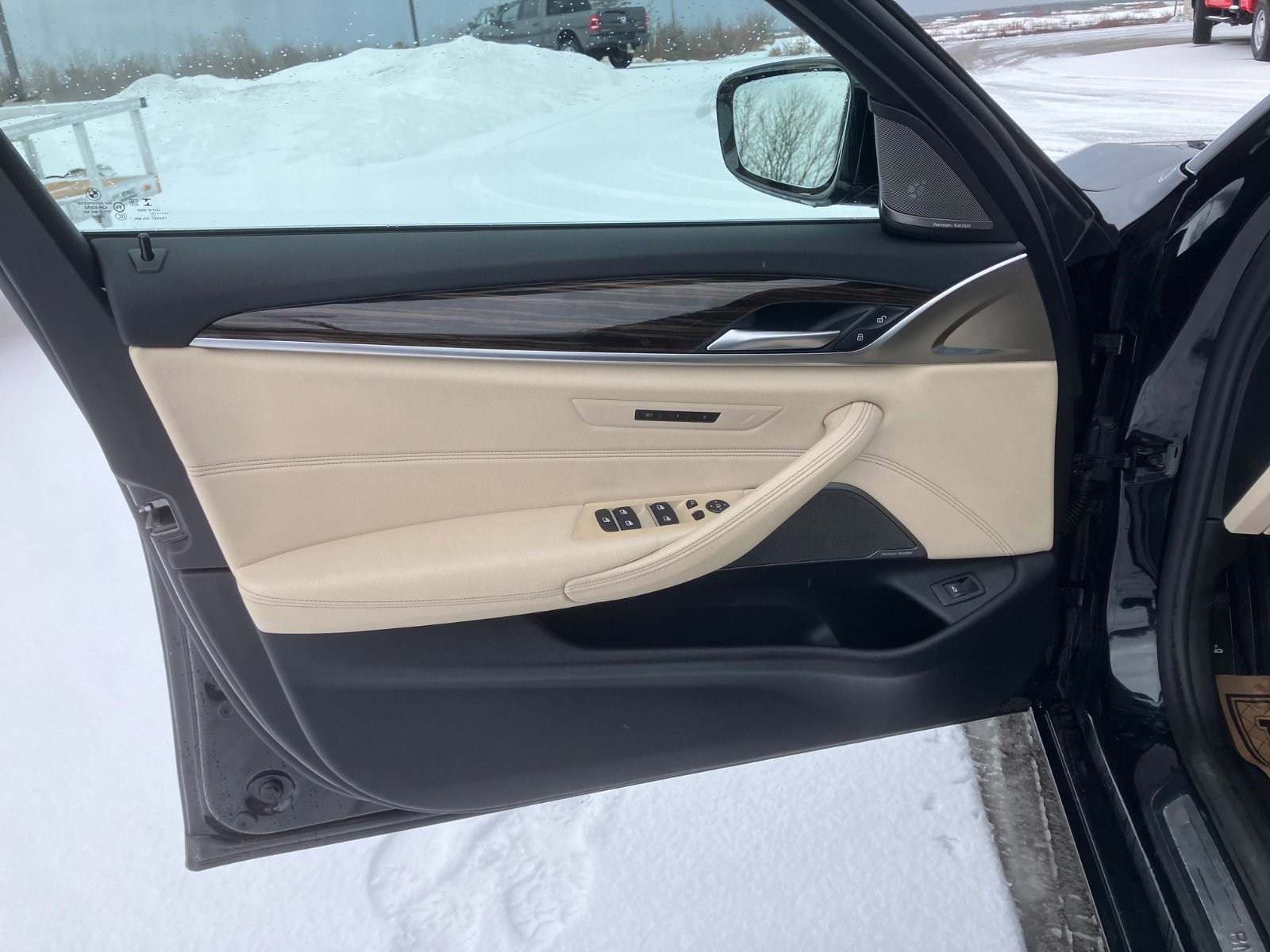Used 2021 BMW 530i xDrive AWD/4WD image 27