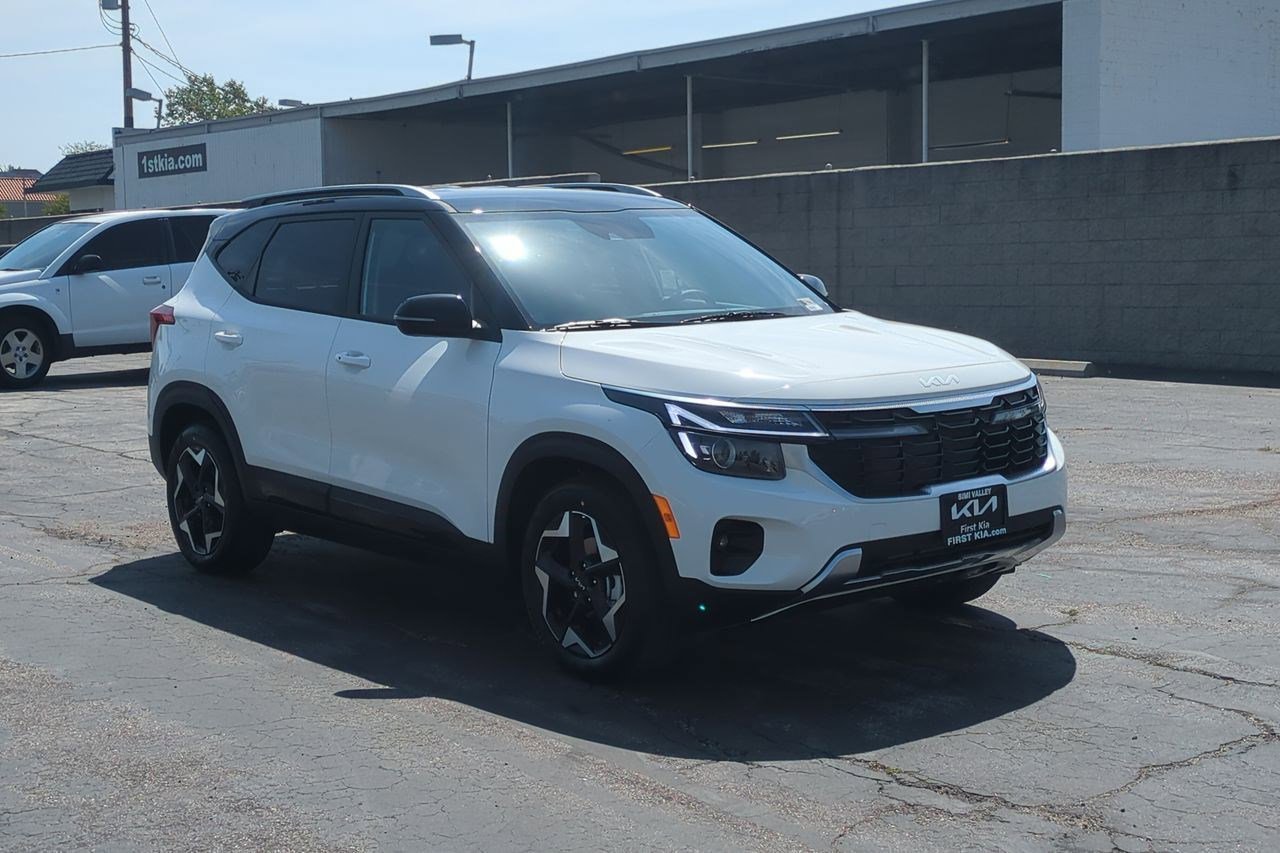 New 2026 Kia Seltos S FWD image 3