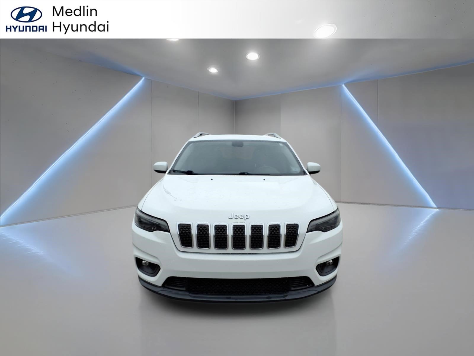 Used 2019 Jeep Cherokee Latitude w/ Cold Weather Group AWD/4WD image 8