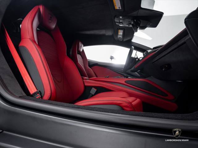Used 2025 Lamborghini Revuelto AWD/4WD image 47