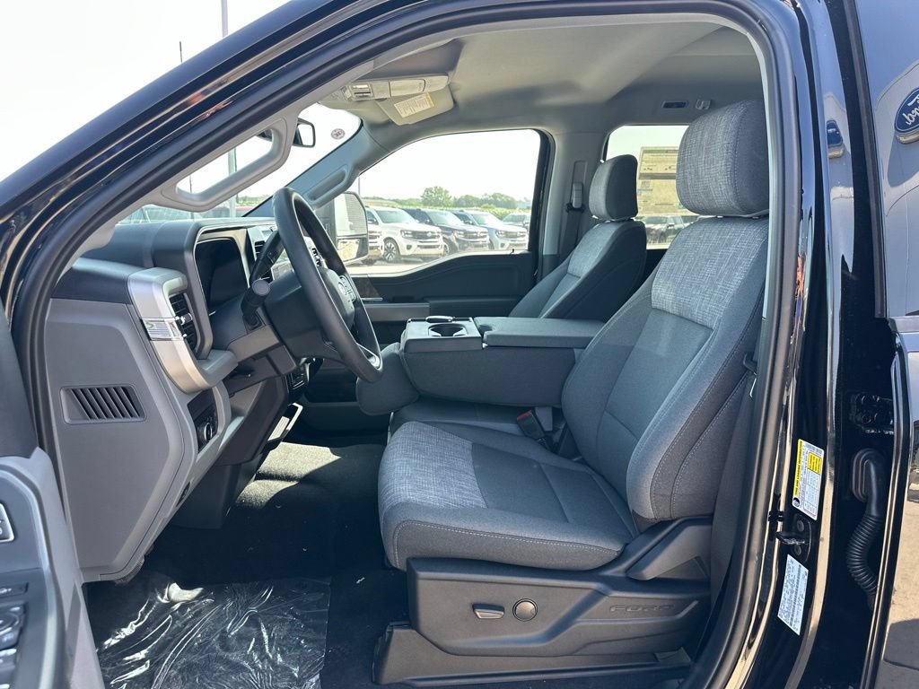 New 2026 Ford F350 XLT w/ XLT Premium Package AWD/4WD image 14