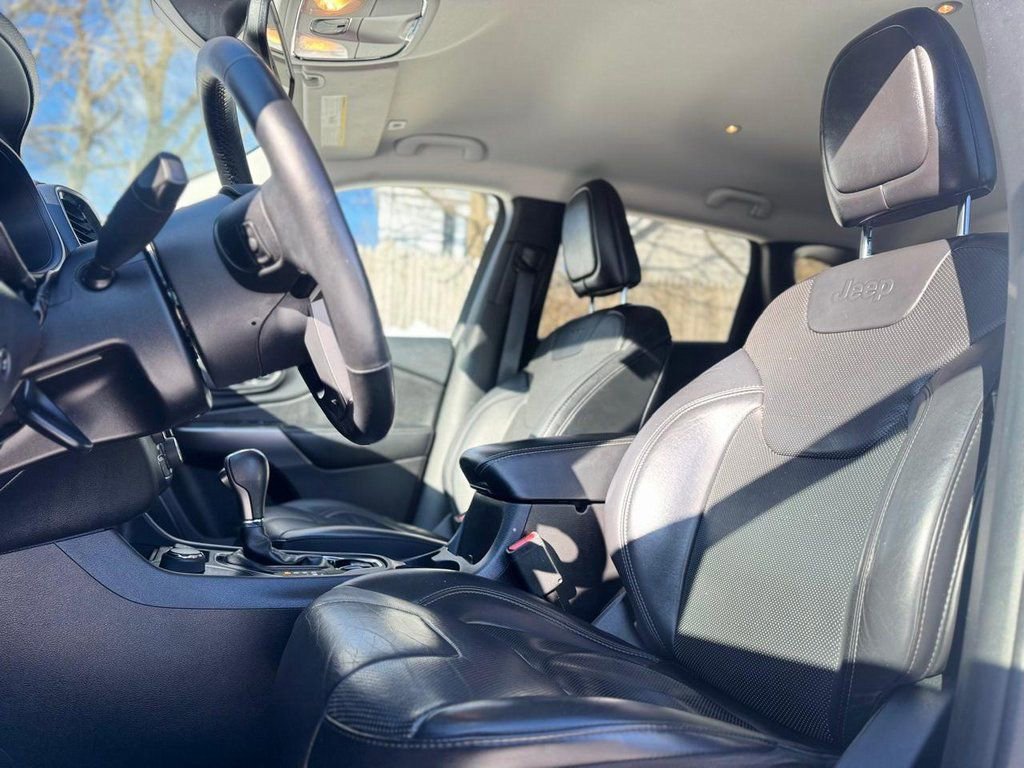 Used 2019 Jeep Cherokee Limited image 17