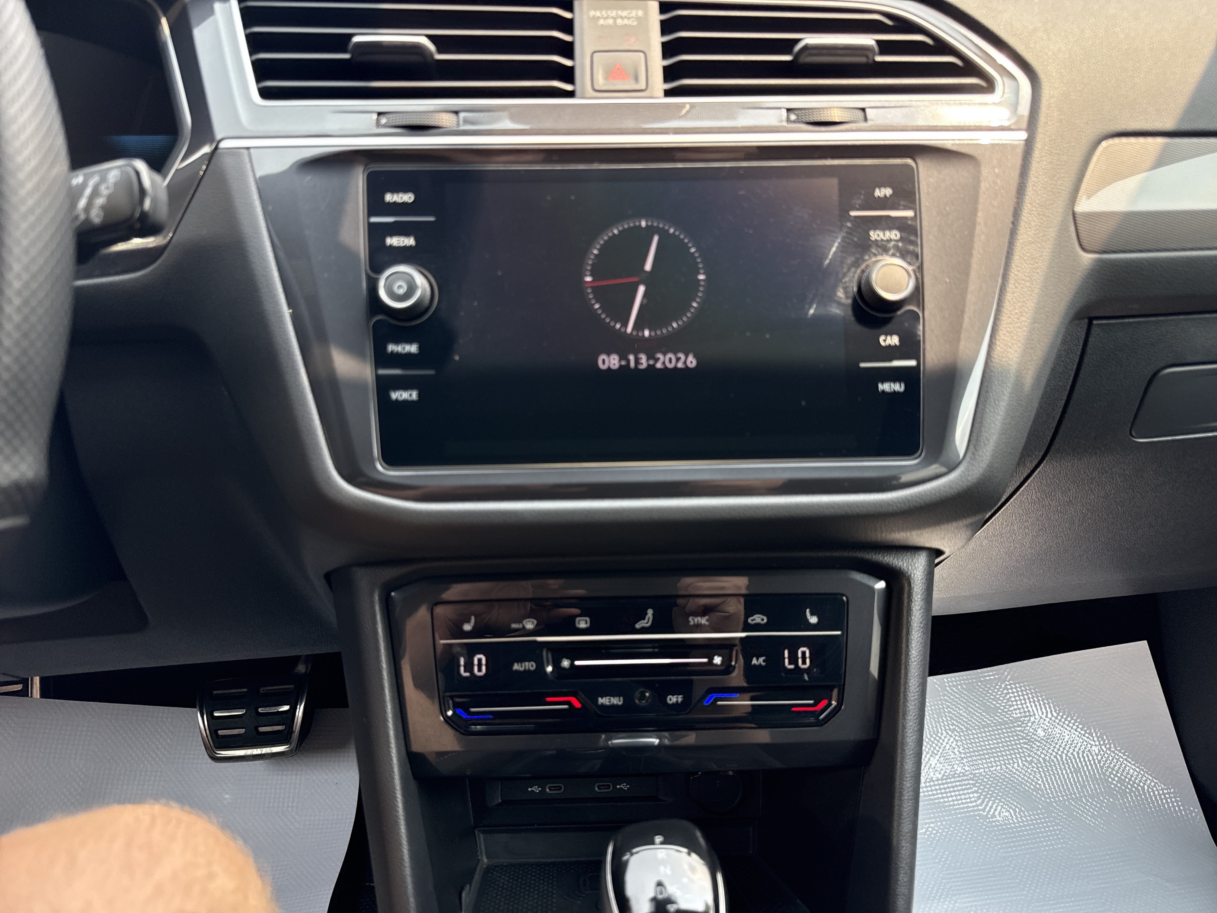 Used 2024 Volkswagen Tiguan SE R-Line AWD/4WD image 25