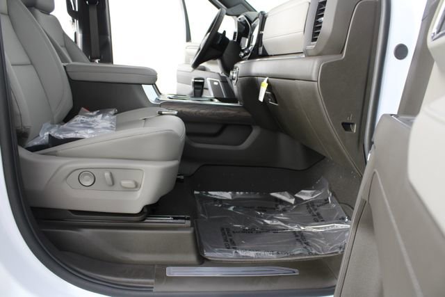 New 2026 GMC Sierra 1500 SLT image 23