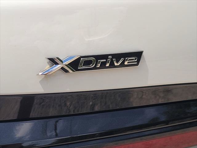 Used 2025 BMW 740i xDrive AWD/4WD image 9