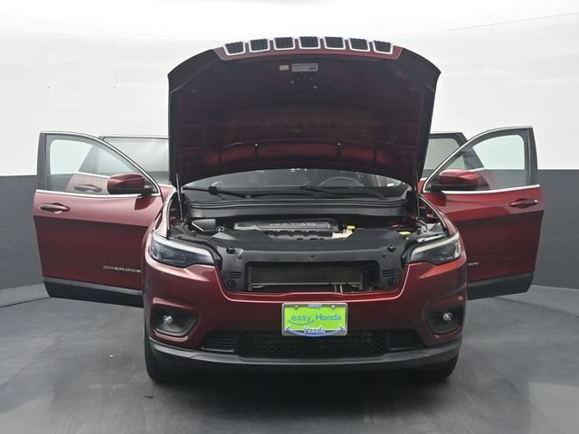 Used 2019 Jeep Cherokee Latitude Plus AWD/4WD image 36