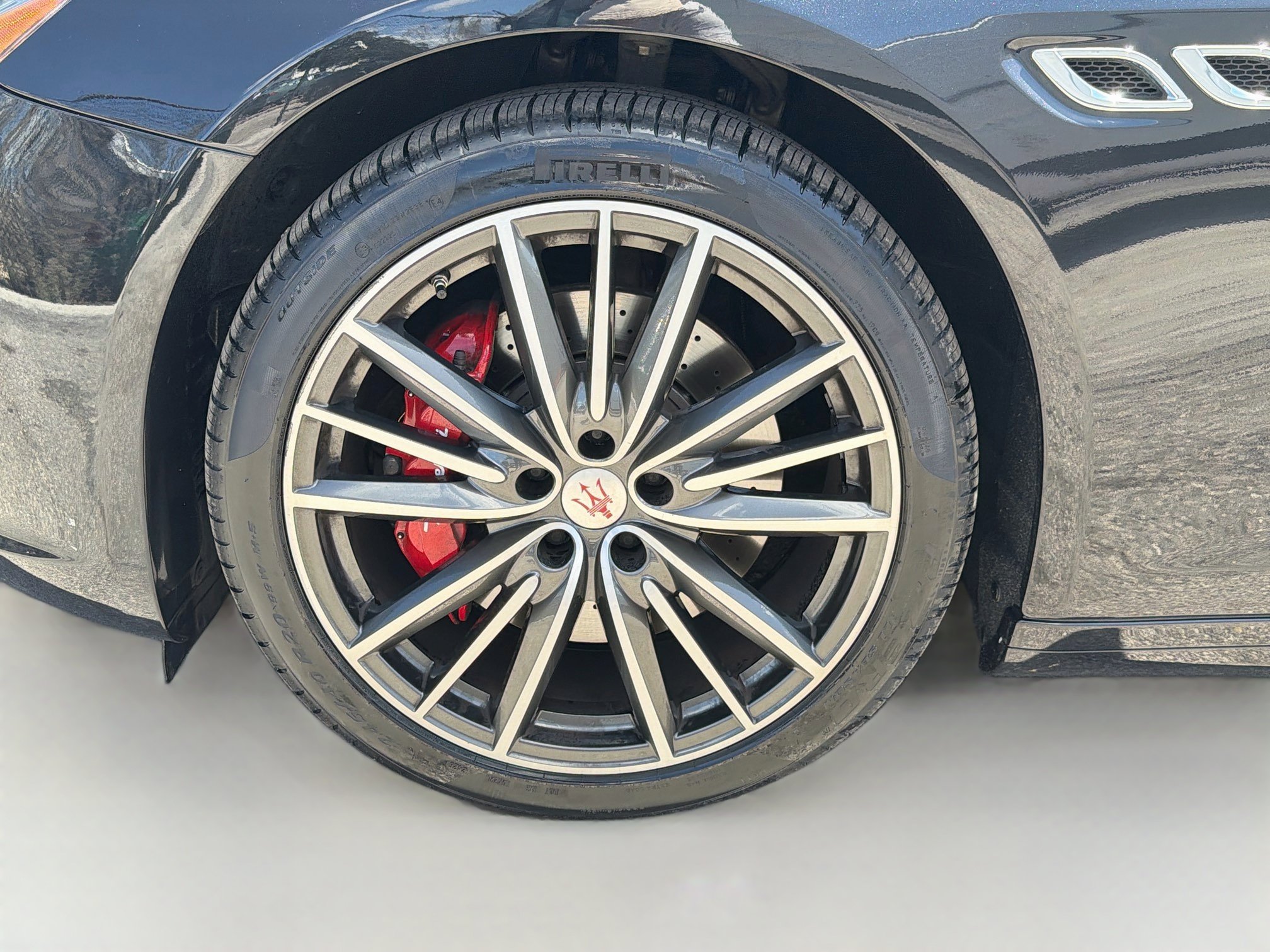 Used 2022 Maserati Quattroporte GT RWD image 42