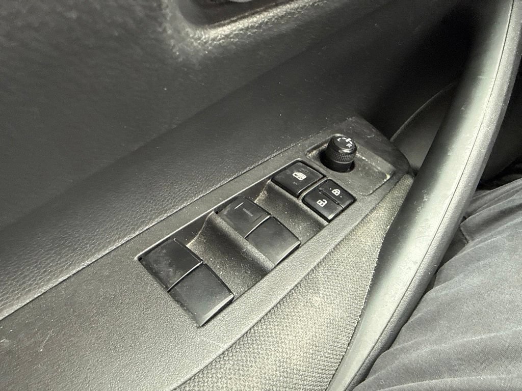 Used 2021 Toyota Corolla LE w/ Carpet Mat Package (TMS) FWD image 20