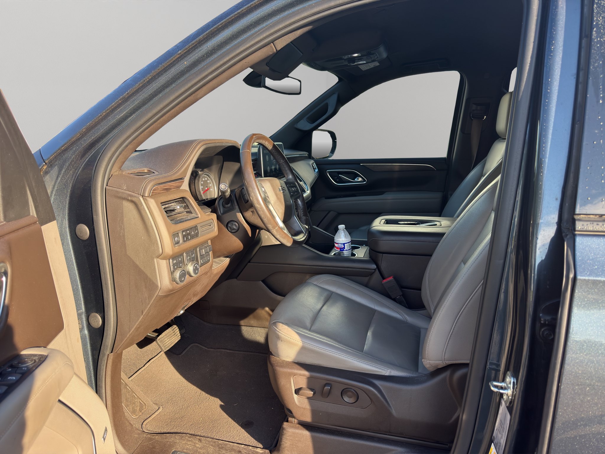 Used 2021 Chevrolet Tahoe Z71 w/ Z71 Off-Road Package AWD/4WD image 3