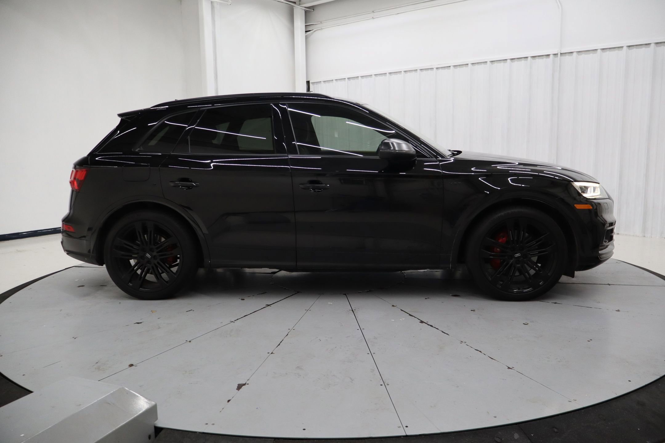 Used 2018 Audi SQ5 Prestige w/ Prestige Package image 2