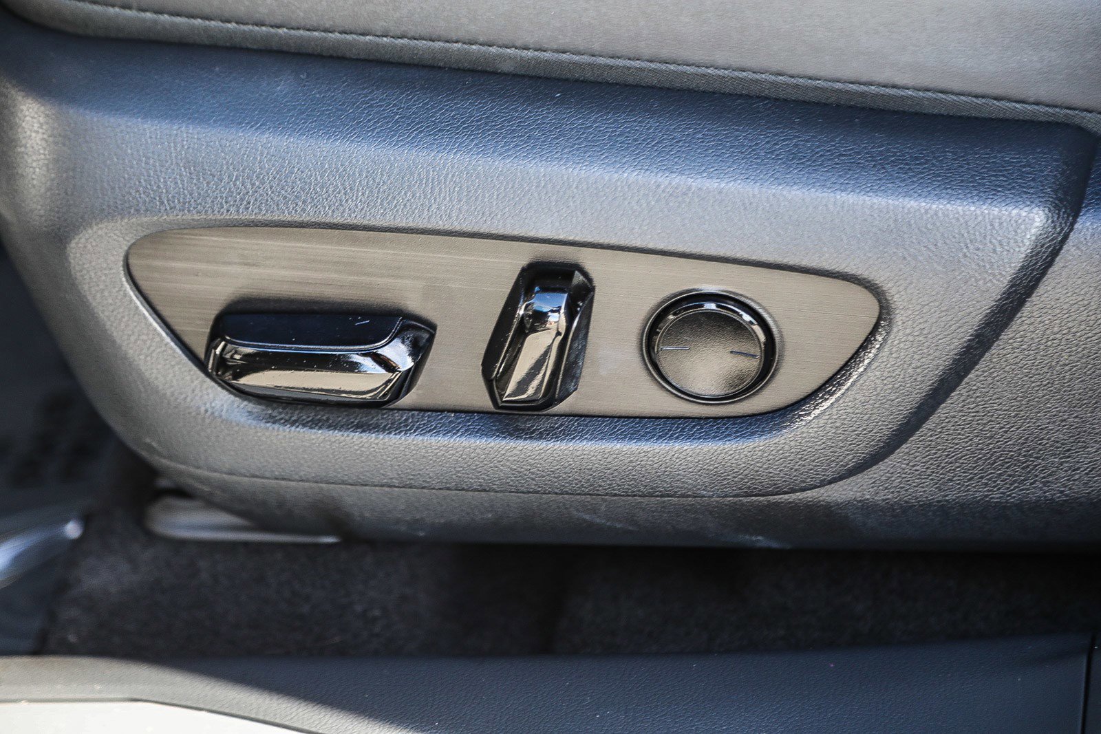 Used 2024 Lexus RX 350 Premium w/ Accessory Package (Z1) image 19