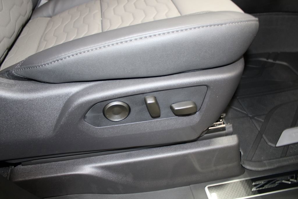 New 2026 Chevrolet Silverado 2500 ZR2 image 28