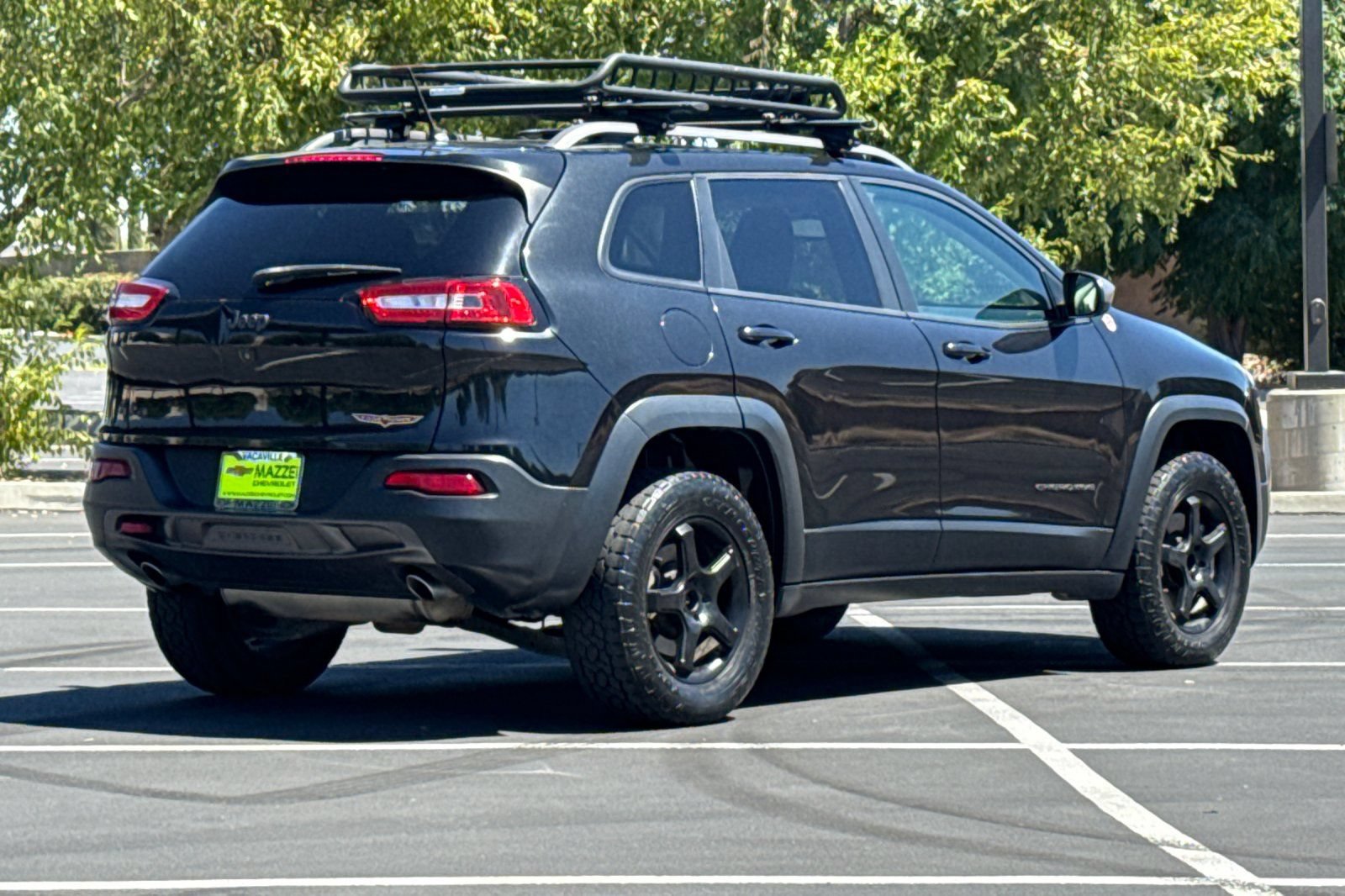 Used 2015 Jeep Cherokee Trailhawk AWD/4WD image 11