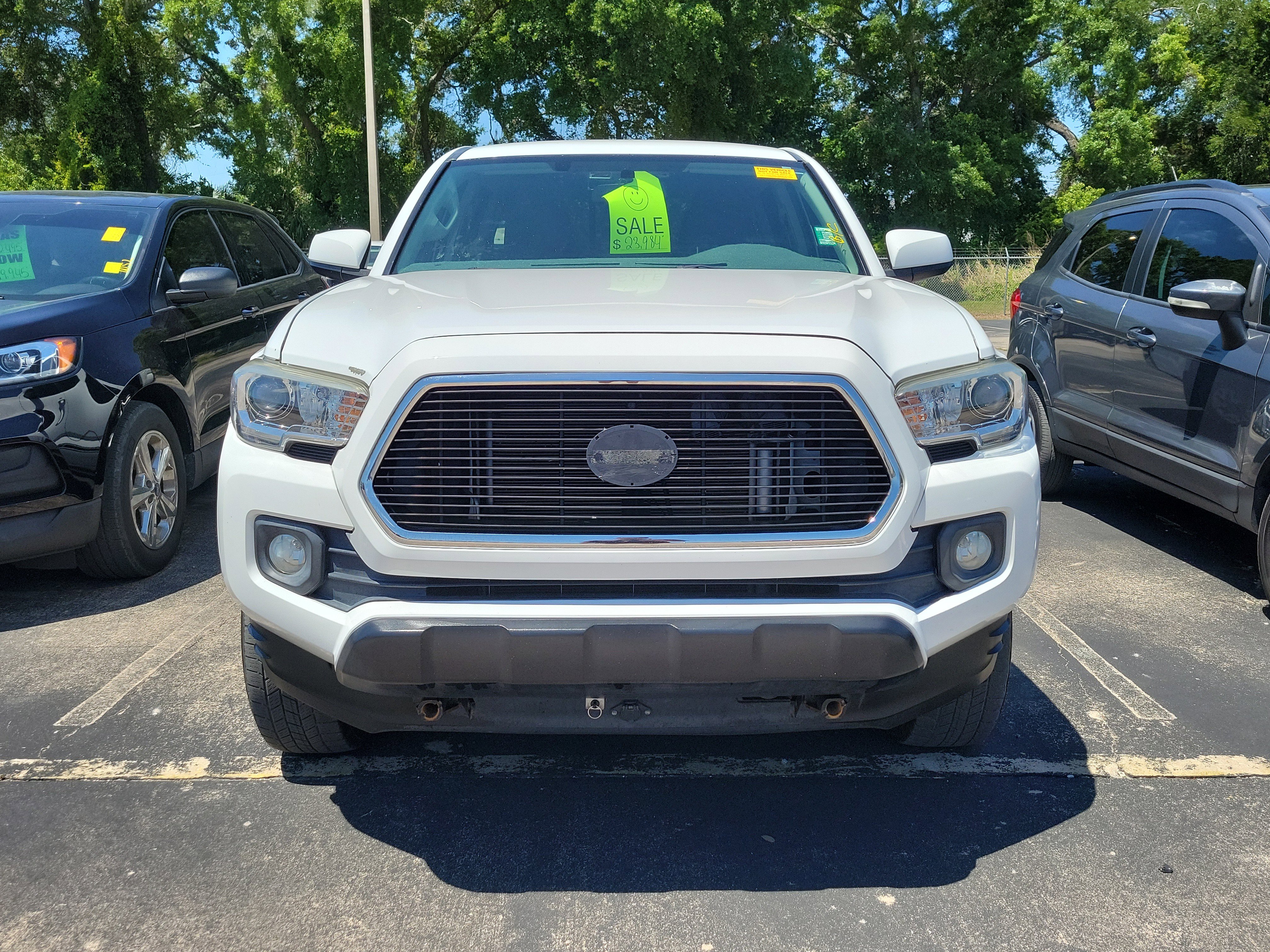 Used 2017 Toyota Tacoma SR5 image 2