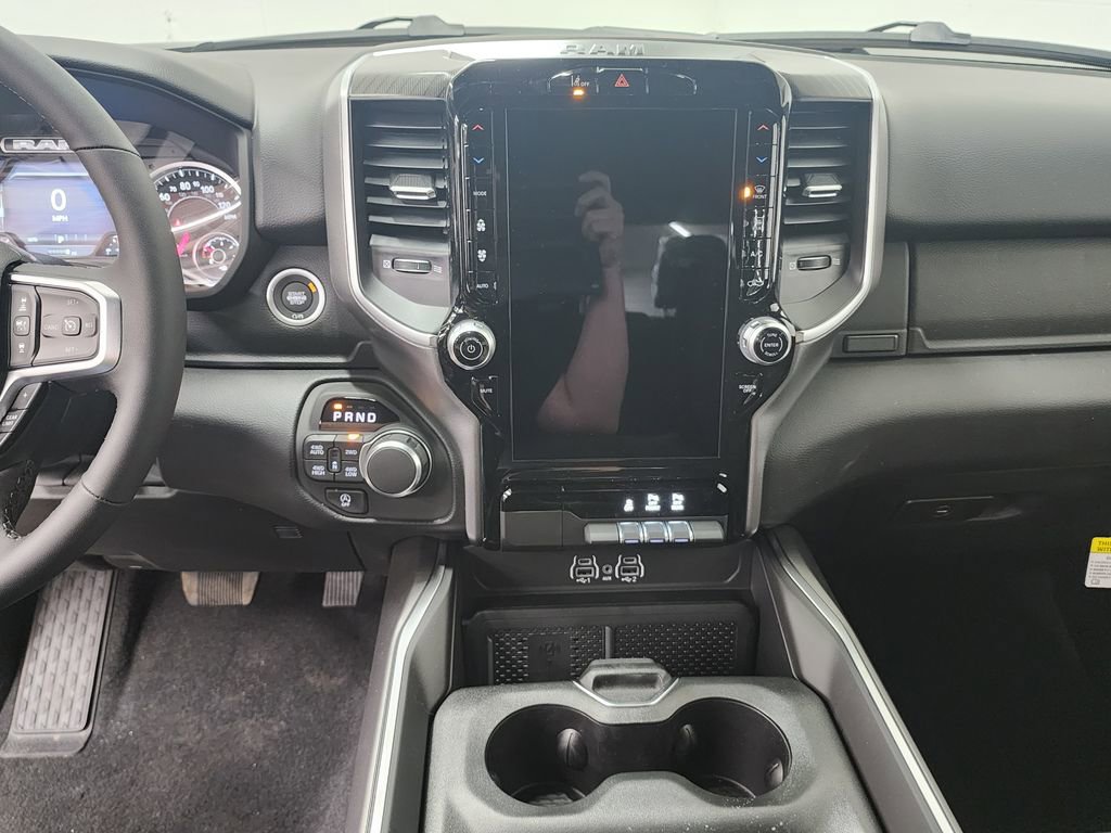 New 2026 RAM 1500 4x4 Crew Cab image 12