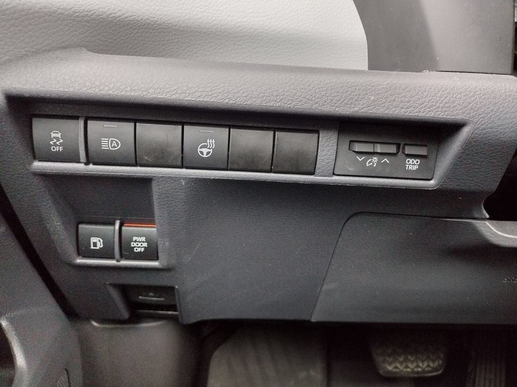 Used 2021 Toyota Sienna XSE AWD/4WD image 30