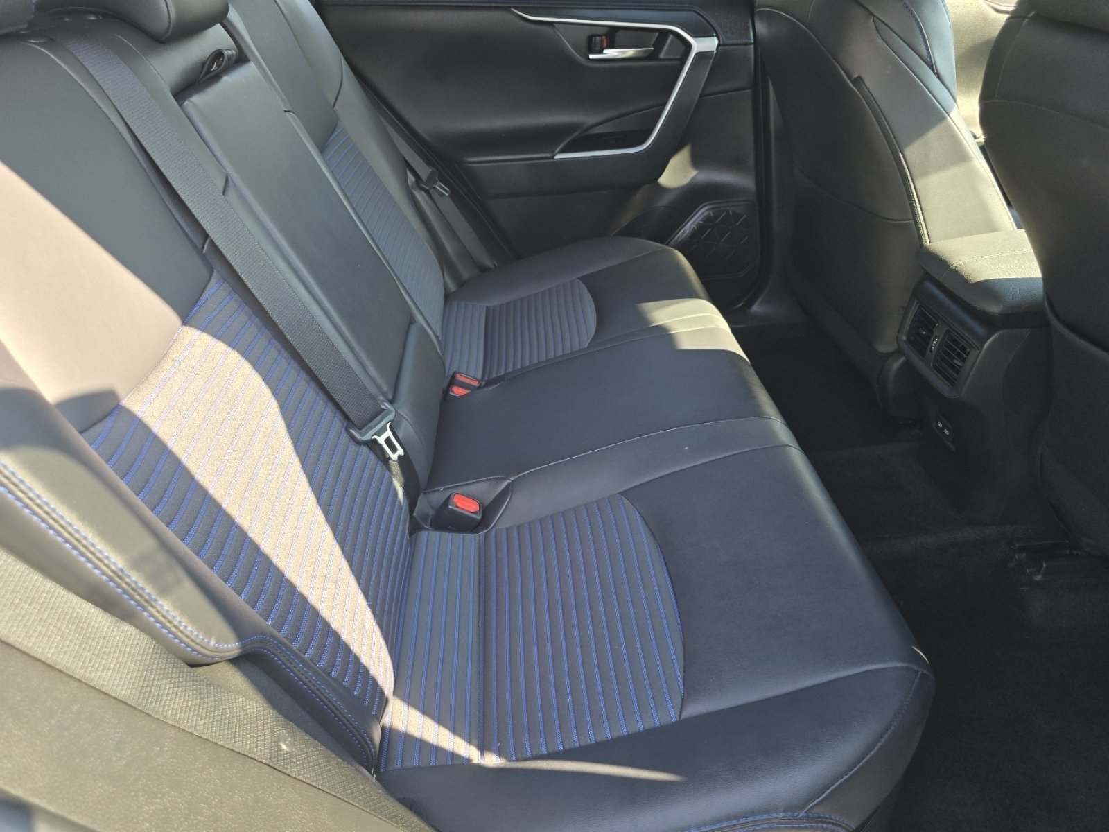 Used 2022 Toyota RAV4 XSE AWD/4WD image 21