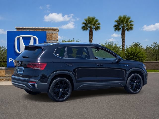 Used 2023 Volkswagen Taos SE w/ Black Wheel Package FWD image 5