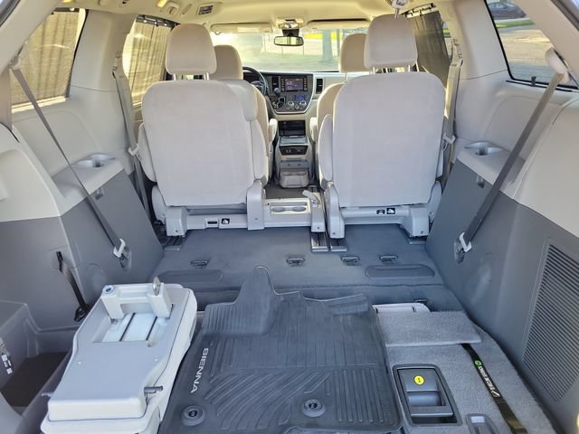 Used 2020 Toyota Sienna LE FWD image 9