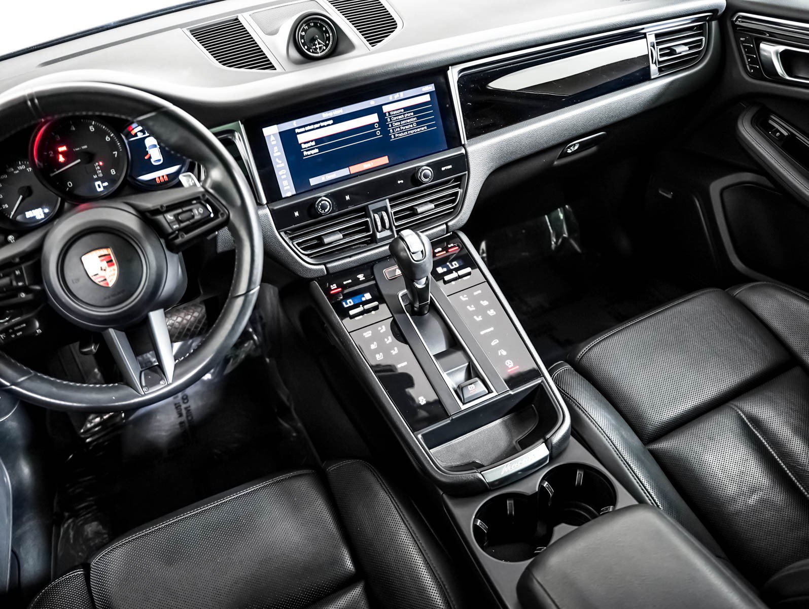 Certified 2022 Porsche Macan AWD/4WD image 19