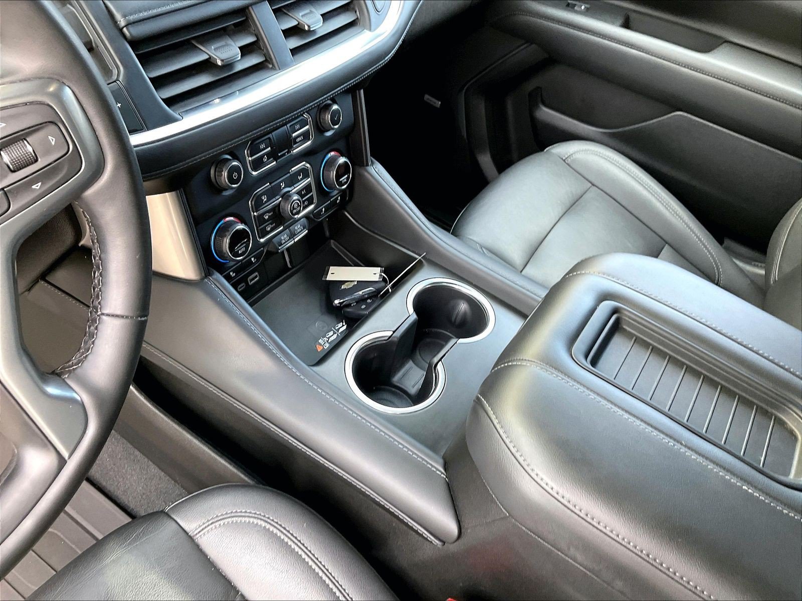 Used 2023 Chevrolet Tahoe Z71 w/ Z71 Off-Road Package AWD/4WD image 16