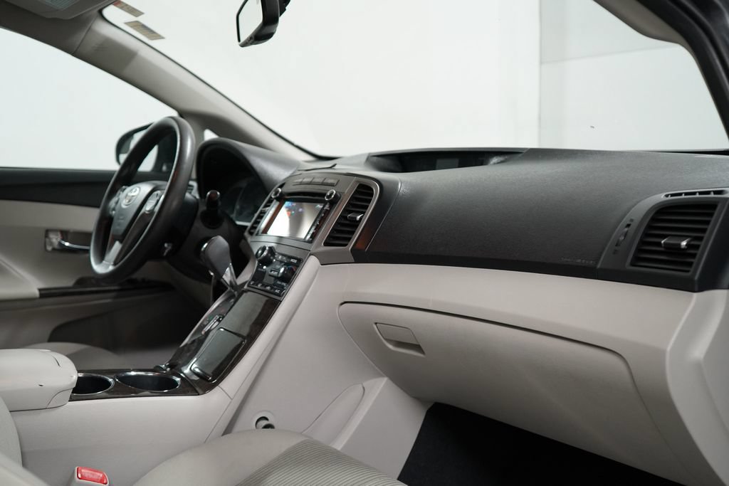Used 2013 Toyota Venza LE FWD image 30
