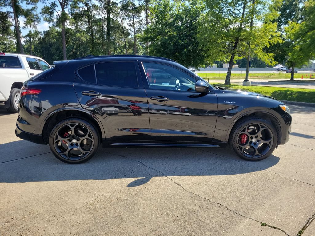 Used 2022 Alfa Romeo Stelvio Veloce AWD/4WD image 8