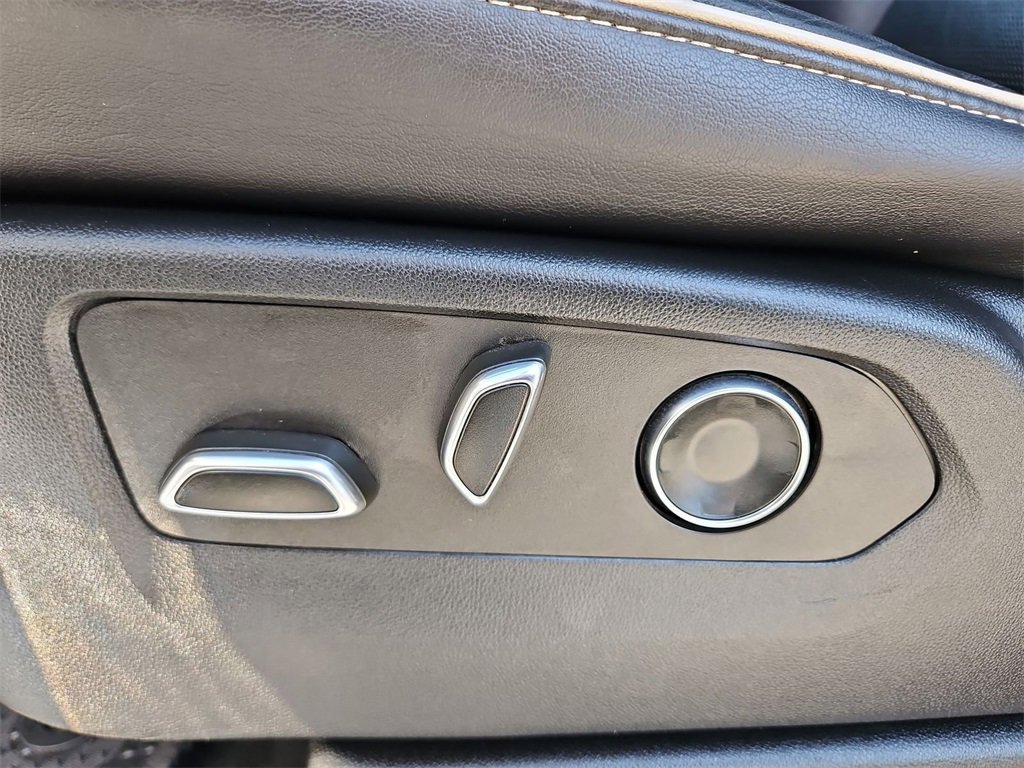 Certified 2021 Cadillac Escalade ESV Premium Luxury image 22