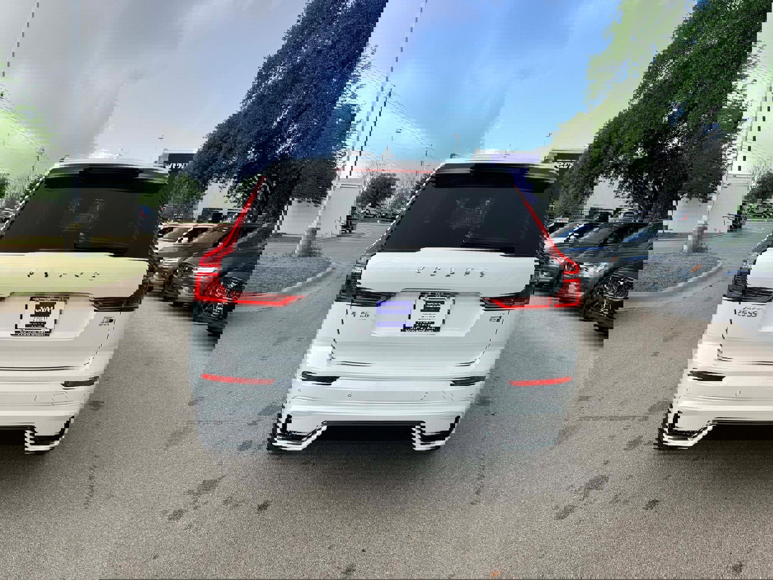 Certified 2025 Volvo XC60 B5 Core image 5