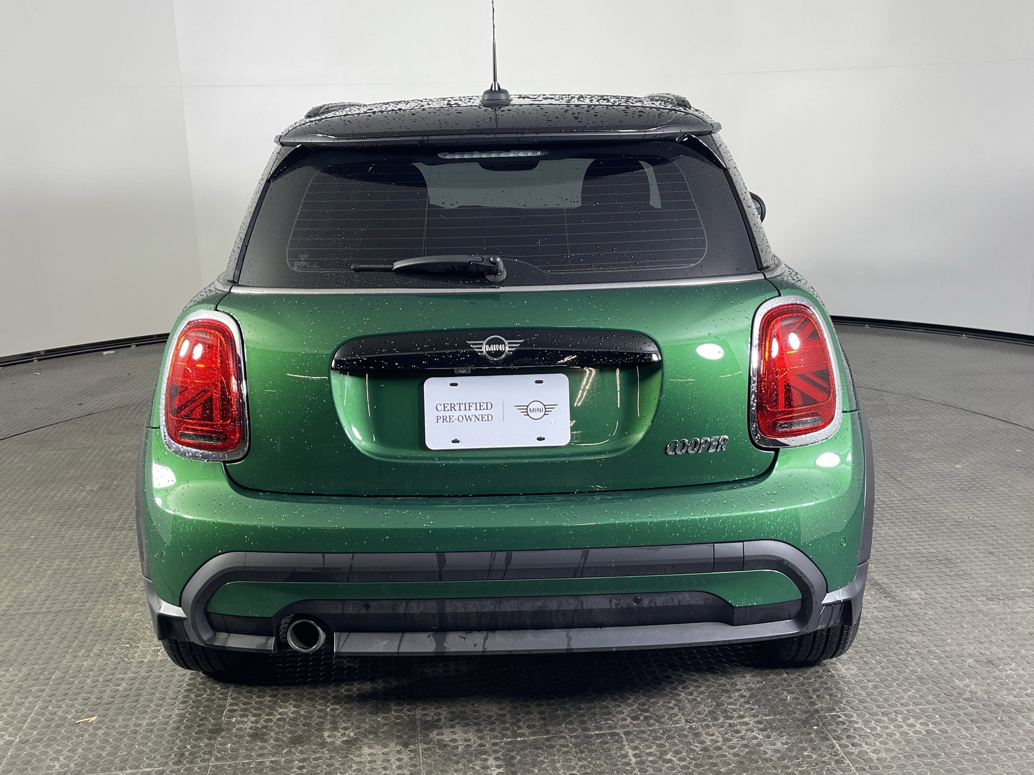 Used 2024 MINI Cooper 2-Door Hardtop image 7